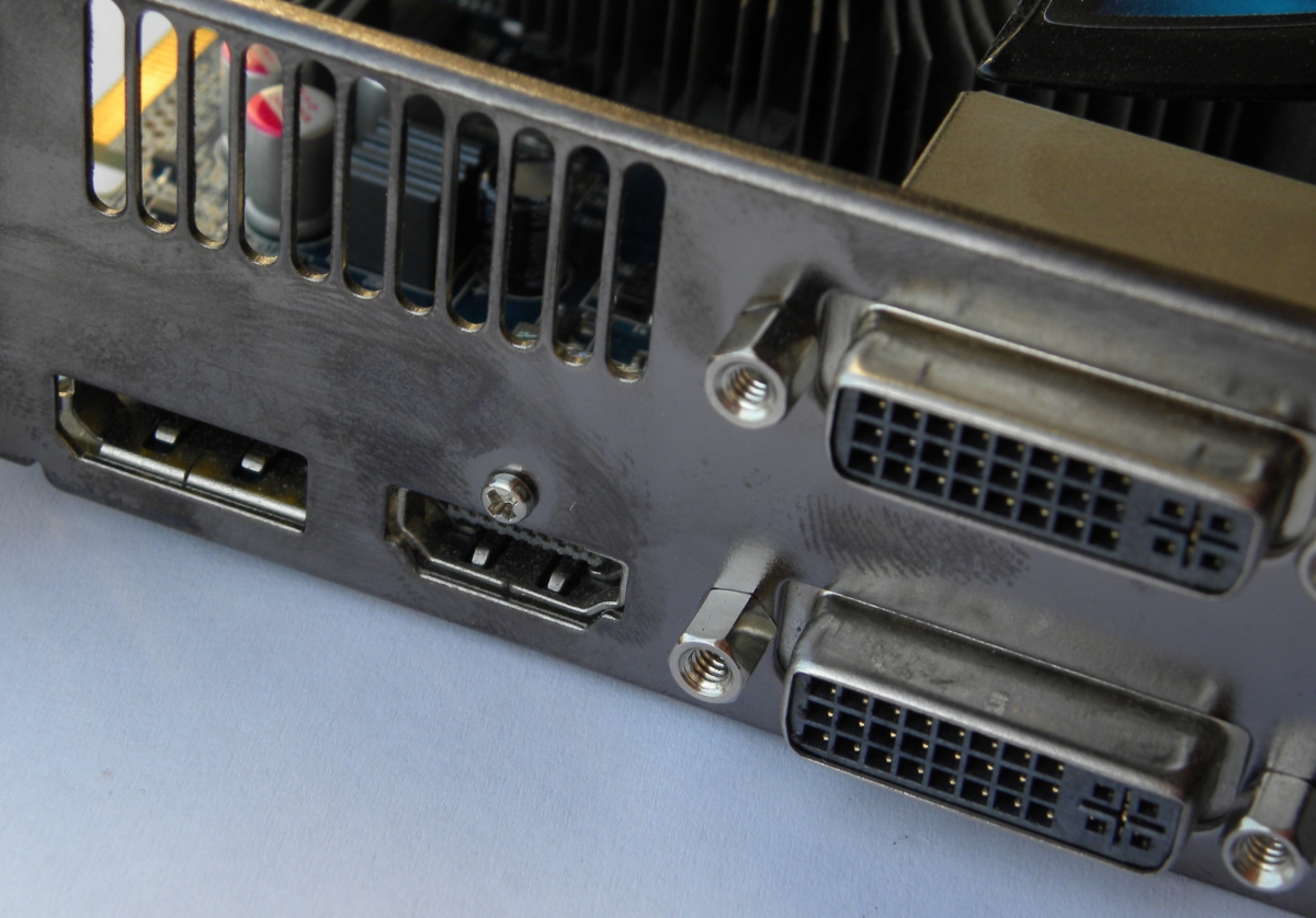 Sapphire Radeon HD5750 outputs